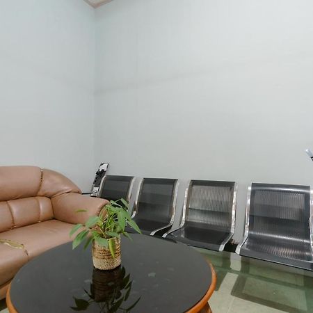 Asokatama Residence Syariah Mitra Reddoorz Padang  Esterno foto