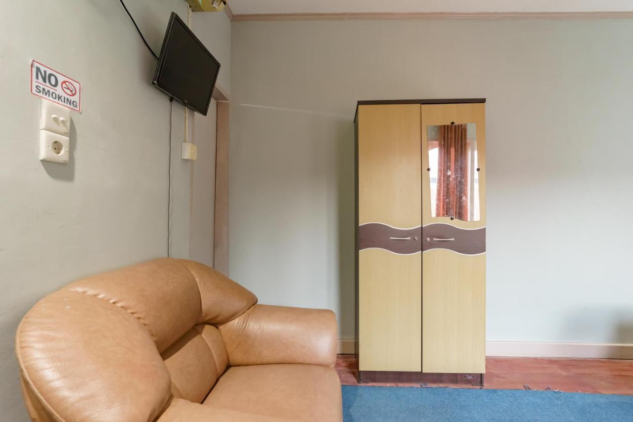Asokatama Residence Syariah Mitra Reddoorz Padang  Esterno foto